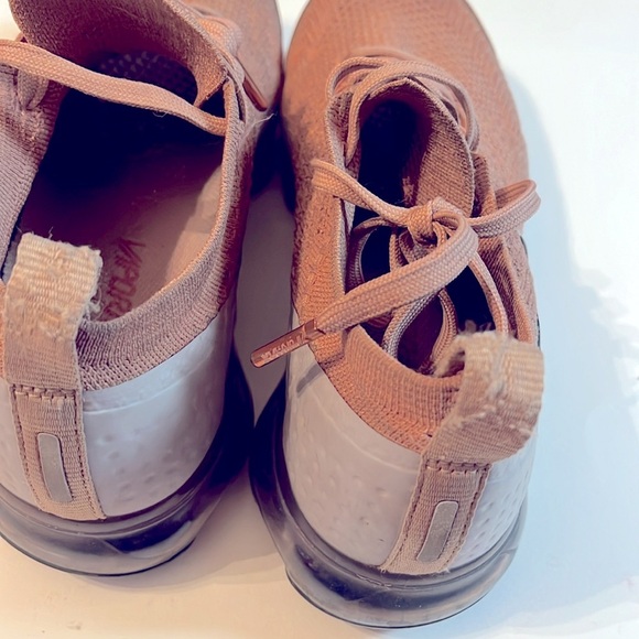 Nike Air Vapormax Flyknit 2 Rose Gold Bio Beige Grey Womens Size 7 942843-602 - Picture 8 of 8